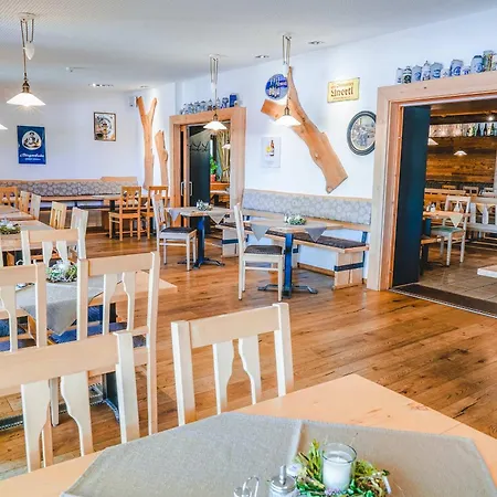 ホテル Bier Und Wohlfuehlhotel Gut Riedelsbach ノイライヒェナウ