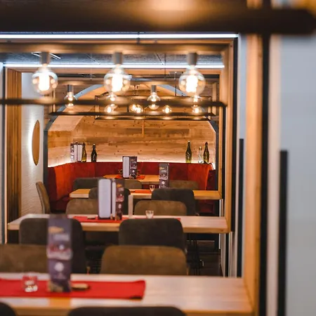 ホテル Bier Und Wohlfuehlhotel Gut Riedelsbach ノイライヒェナウ